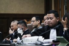 Sakit, Nadiem Makarim Ajukan Pengalihan Tahanan dan Minta Sidang via Zoom
