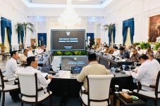 Presiden Prabowo Gelar Ratas Bahas Stabilitas Ekonomi, Pertumbuhan RI Salah Satu Tertinggi di G20