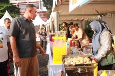 Bekasi Selatan Gelar Senam Bersama dan Bazar UMKM, Tri Adhianto Ajak Warga Hidup Sehat