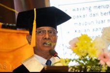 Ahli Tekstologi Jawa Prof Darmoko Resmi Jadi Guru Besar UI, Pengabdi Terbaik FIB 2024