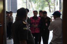 Nadiem Makarim Resmi Jadi Tahanan Rumah, Wajib Lapor Dua Kali Sepekan dan Wajib Pakai Gelang Deteksi