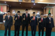 Wali Kota Bekasi Tri Adhianto Lantik Pengurus Baznas 2026-2031