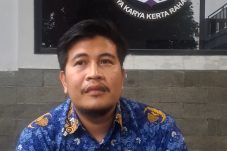 Sekdes Sampora klaim Segel TPS Puing Ilegal di Bantaran Kali Cisadane