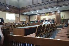 Sidang Suap Impor: Tuti BeberkanKronologi Pertemuan Pertama John Field dengan Orlando Hamonangan
