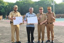 Plh Wali Kota Bekasi Tekankan Penanganan Sampah, Larang Penahanan Ijazah dan Awasi Ketat SPMB
