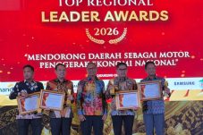 Wali Kota Bekasi Tri Adhianto Raih Top Regional Leader Awards 2026 Kategori Pendorong Pertumbuhan Ekonomi