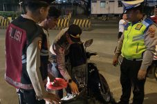 Jaga Jakarta On The Spot: 17 Personel Polres Pelabuhan Tanjung Priok Patroli Titik Rawan Pelabuhan