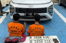 Nyamar Pakai Hijab, Pria di Tangerang Gasak Mobil Tetangga, Tertangkap Kurang dari Sejam!