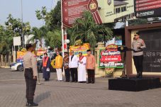 Perkuat Toleransi, Kapolres Priok Pimpin Doa Bersama 6 Agama di Lapangan Presisi