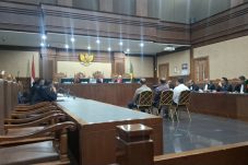Hakim Ingatkan 3 Eks Pejabat Bea Cukai Kooperatif di Sidang Kasus Suap dan Gratifikasi