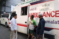 Ketua Tanfidziyah PCNU Jakarta Pusat Gus Yusrul Hana Cek Langsung 2 Unit Ambulans LKNU
