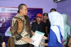 Resmikan Dua Rumah Rutilahu di Pondok Gede, Tri Adhianto Tegaskan Komitmen Wujudkan Hunian Layak bagi Warga