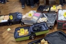 Polisi Periksa Tiga Pegawai Kafe de’Clan Signature Usai Penggeledahan