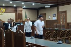 Hakim Ungkap Dedi Congor Terima Rp30 Miliar dari Bos Blueray Cargo John Field