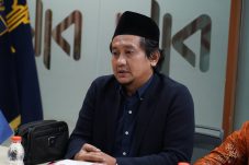 Dualisme Kewenangan dalam Kebijakan Ketenagakerjaan di Indonesia