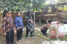 DLH Kota Bekasi Investigasi Dugaan Polusi Udara dari Produksi Briket Arang Batok di Sumur Batu