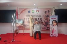 45 Ibu DWP Kepulauan Seribu Ikuti Pelatihan Make Up Gratis