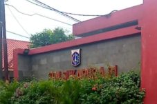 Abaikan Aturan, Pihak SDN 01 Sukapura Diduga Jual Seragam di Sekolah