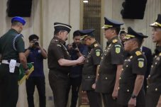 Jaksa Agung Burhanuddin Lantik Asep Nana hingga Kuntadi, Ini Daftar Pejabat Baru Kejaksaan Agung