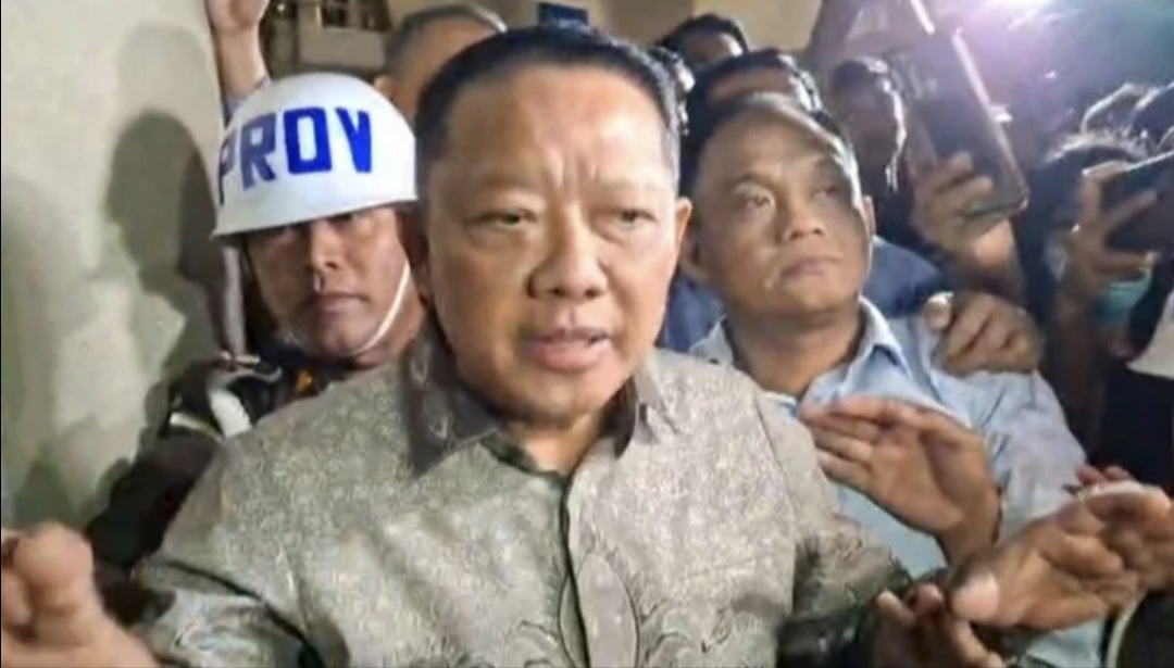 Momen Febrie Adriansyah Ditahan Kejagung, Tanpa Borgol dan Rompi Pink Saat Digiring ke Mobil Tahanan