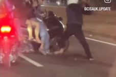 Viral Di Medsos Gerombolan Pemuda Acungkan Sajam Ke Pengguna Jalan Di Pagedangan
