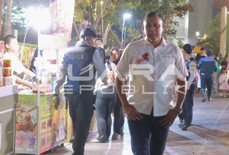 Wali Kota Bekasi Tri Adhianto Tertibkan PKL di Plaza Patriot, Minta Berjualan Sesuai Zona