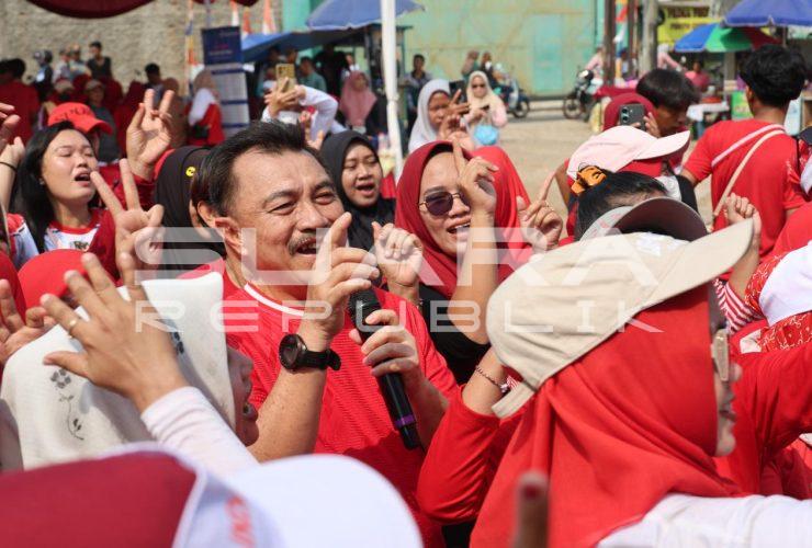 Wawali Bekasi Abdul Harris Bobihoe Hibur Warga Bojong Menteng di Perayaan HUT RI ke-81