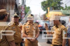 Bantaran Kali Harun Ditata, Pemkot Bekasi Tertibkan Puluhan Bangunan Liar di Jatirahayu