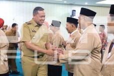 Tri Adhianto Kukuhkan Pengurus LLI Kota Bekasi, Dorong Lansia Tetap Aktif dan Produktif