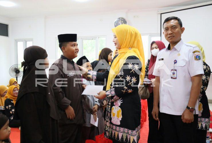 PKK Kepulauan Seribu Santuni 10 Anak Yatim di Pulau Tidung, Peringati Maulid Nabi