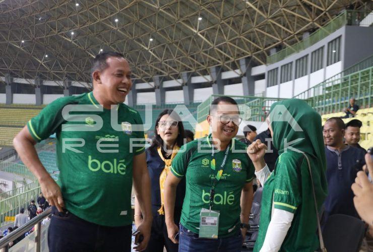 Wali Kota Bekasi Saksikan Laga Perdana Adhyaksa Bekasi FC di Stadion Patriot