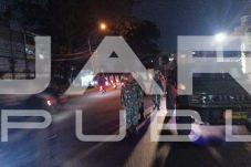 Suntik Semangat Warga Jaga Lingkungan, Babinsa Patroli Tengah Malam