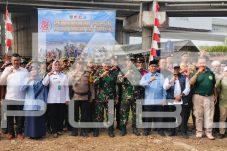 Hijaukan Kolong Tol Pamulang, TNI Bersama Warga Gelar Aksi Tanam Pohon