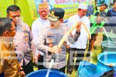Tak Hanya Air Bersih, Polres Tangerang Kota Bagikan Sembako dan Pengobatan Gratis di Pakuhaji