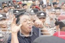 Polisi Julurkan Lidah ke Demonstran, Polda Bengkulu Jatuhkan Sanksi Disiplin