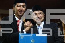 Pemkot Bekasi Anugerahkan Satyalancana Karya Satya kepada 238 ASN