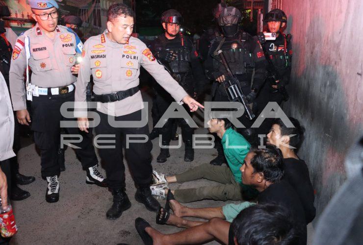 Polres Jakbar Amankan 8 Orang Diduga Transaksi Narkoba di Cengkareng