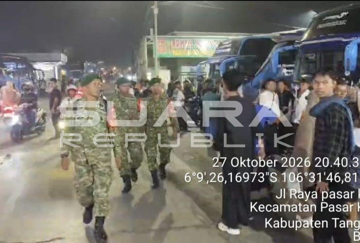 TNI Hadir di Tengah Masyarakat, Koramil 11/Pasar Kemis Gelar Patroli Malam