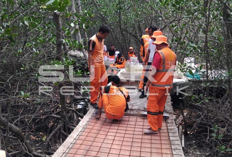 Kelurahan Untung Jawa Perbaiki Akses Wisata Mangrove