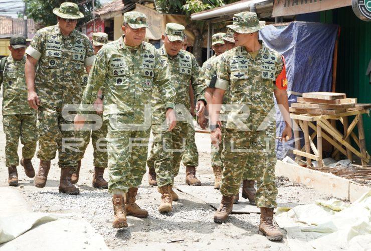 Danrem 052/Wkr Didampingi Dansatgas TMMD ke-130 Tinjau Lokasi Pembangunan di Desa Sumur Bandung