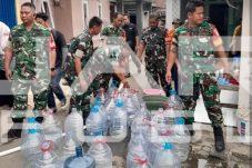 Dandim 0506/Tgr Tinjau Langsung Distribusi 5.000 Liter Air Bersih untuk Warga Kampung Koceak