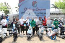 HUT TNI ke-81,KOREM 0502/wkr Gelar fun walk di PIk 2